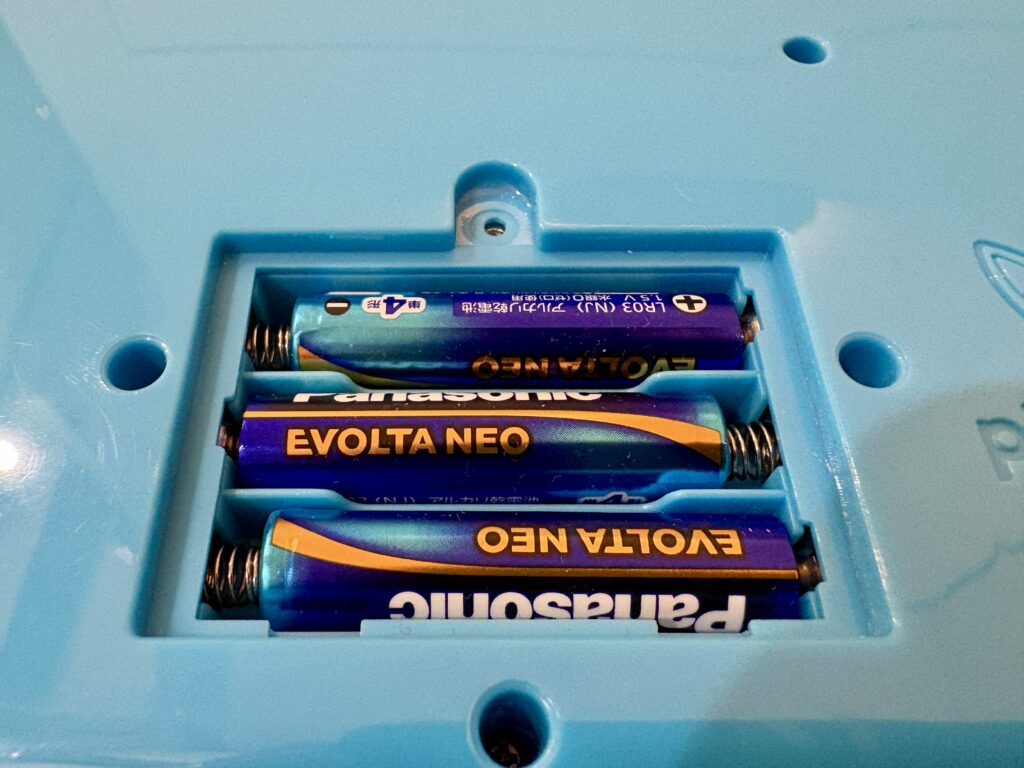 単4電池3本で動作