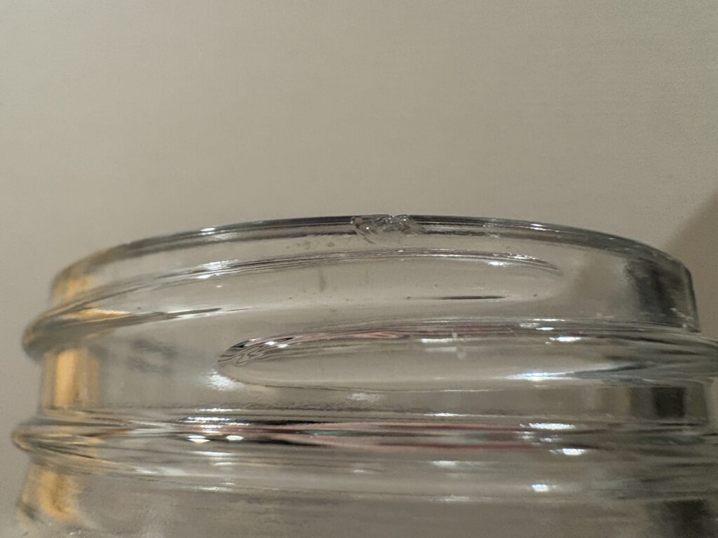 若干欠けている